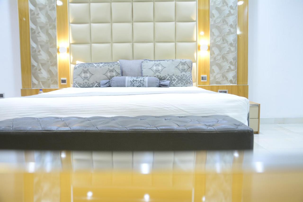 Caesar'S Luxury Hotel Lekki Bagian luar foto