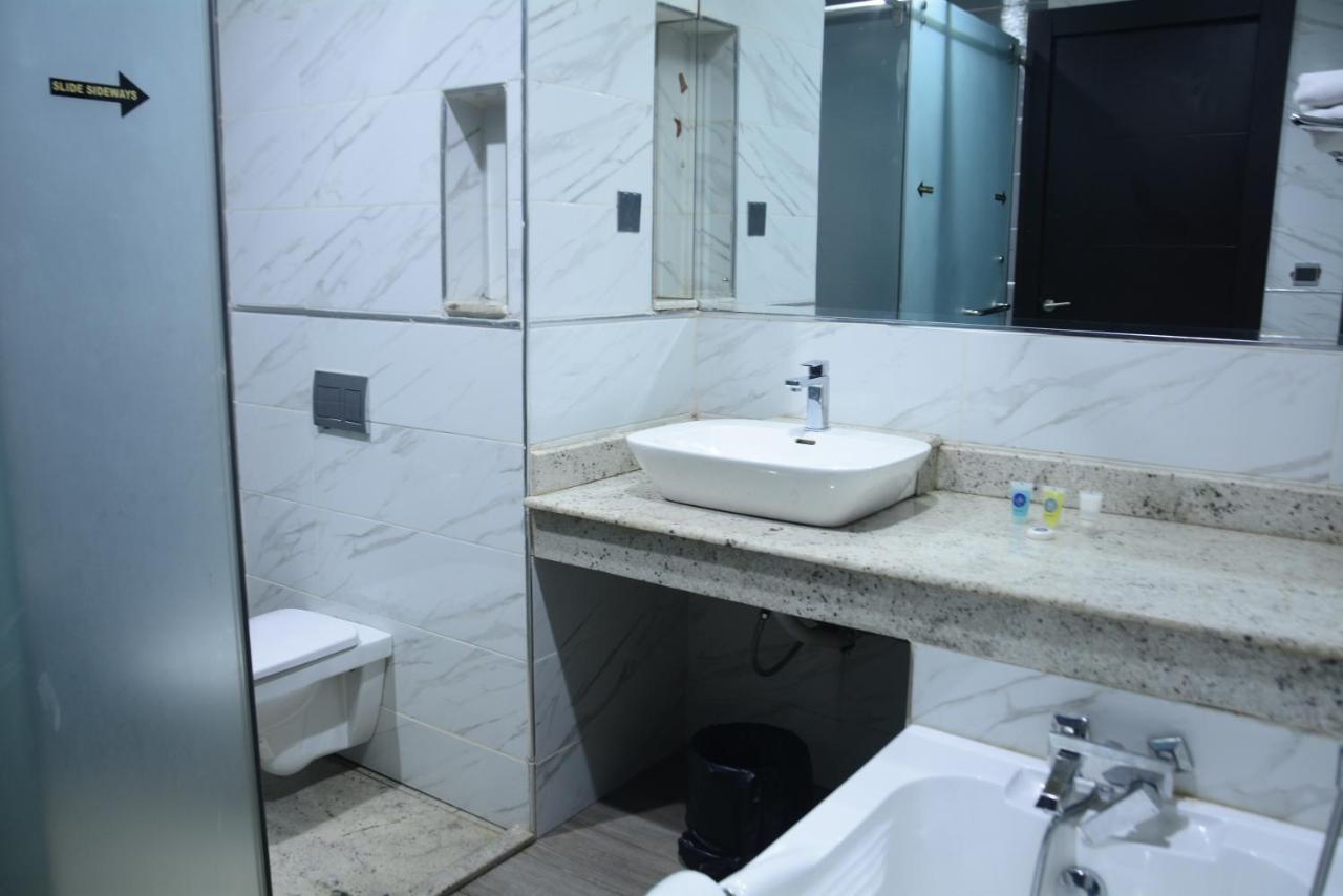 Caesar'S Luxury Hotel Lekki Bagian luar foto
