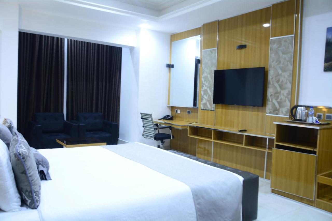 Caesar'S Luxury Hotel Lekki Bagian luar foto