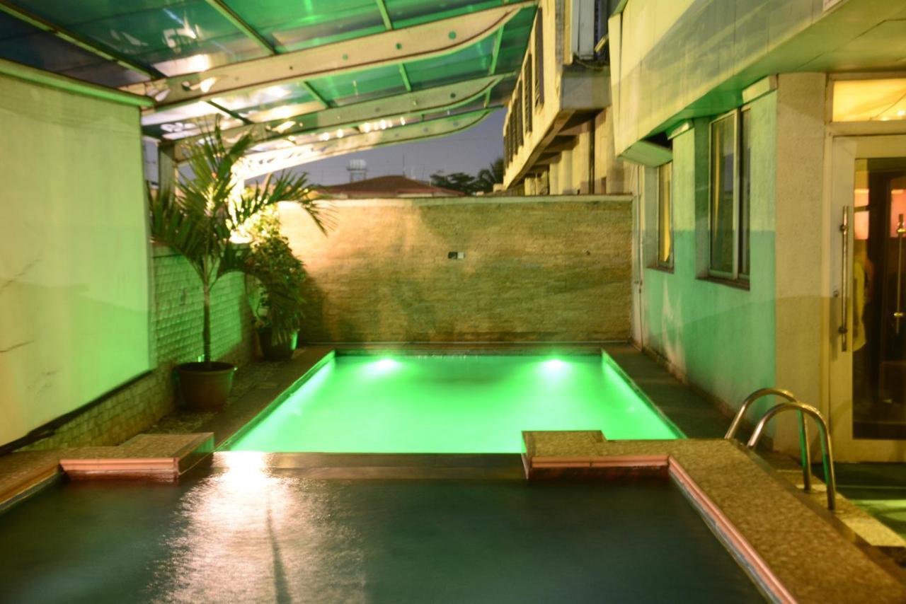 Caesar'S Luxury Hotel Lekki Bagian luar foto