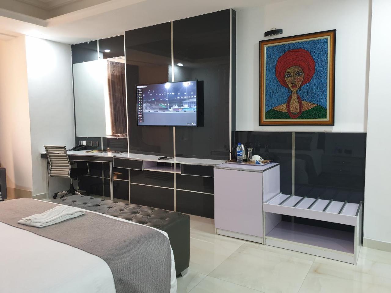 Caesar'S Luxury Hotel Lekki Bagian luar foto