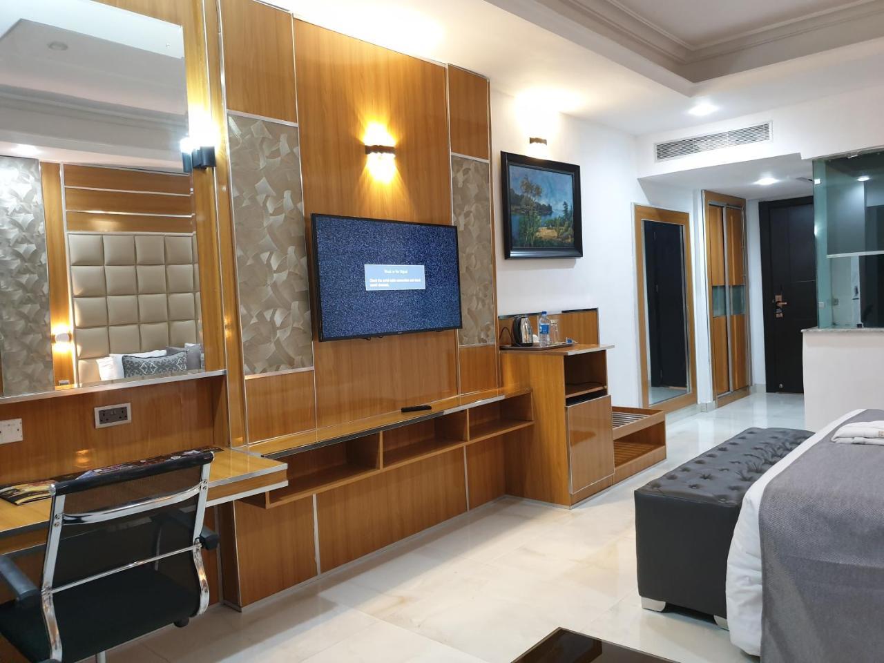 Caesar'S Luxury Hotel Lekki Bagian luar foto