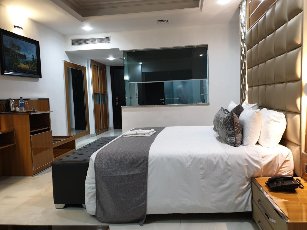 Caesar'S Luxury Hotel Lekki Bagian luar foto